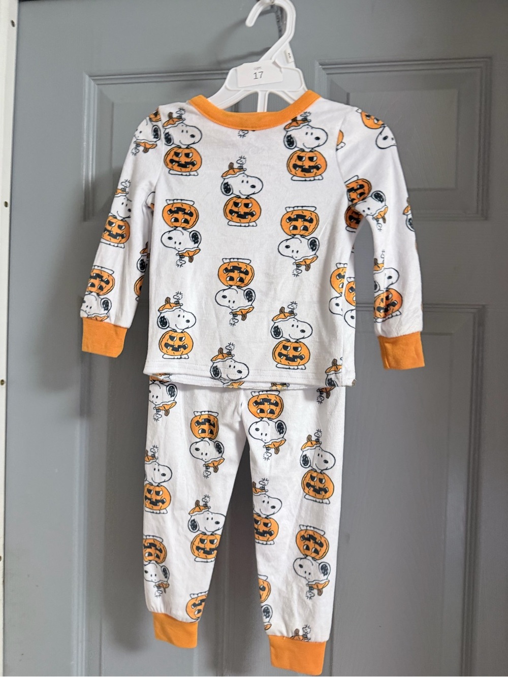 Peanuts White & Orange Snoopy Pumpkin Pajama Set